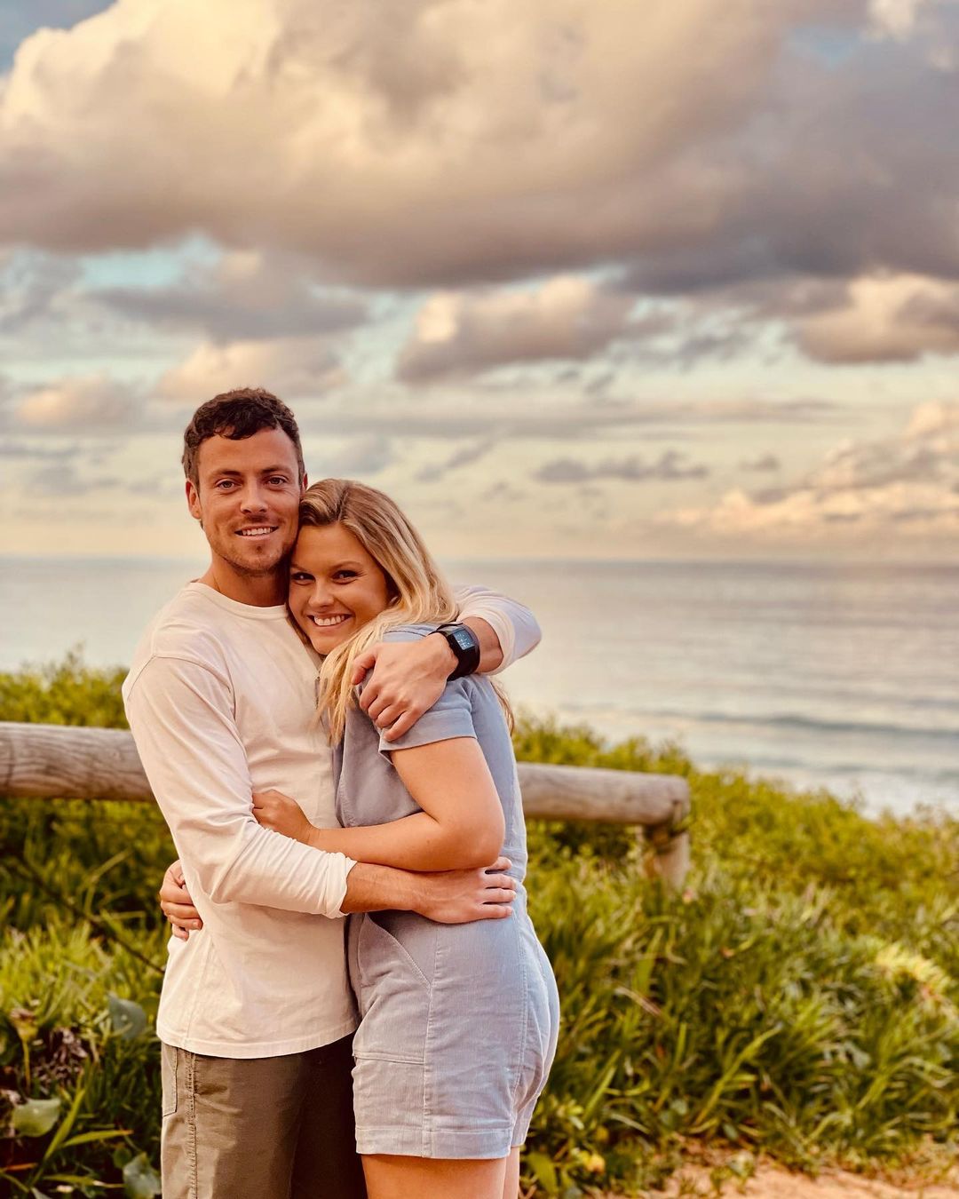 Australian soap stars enjoy some home away from home on Irish road trip