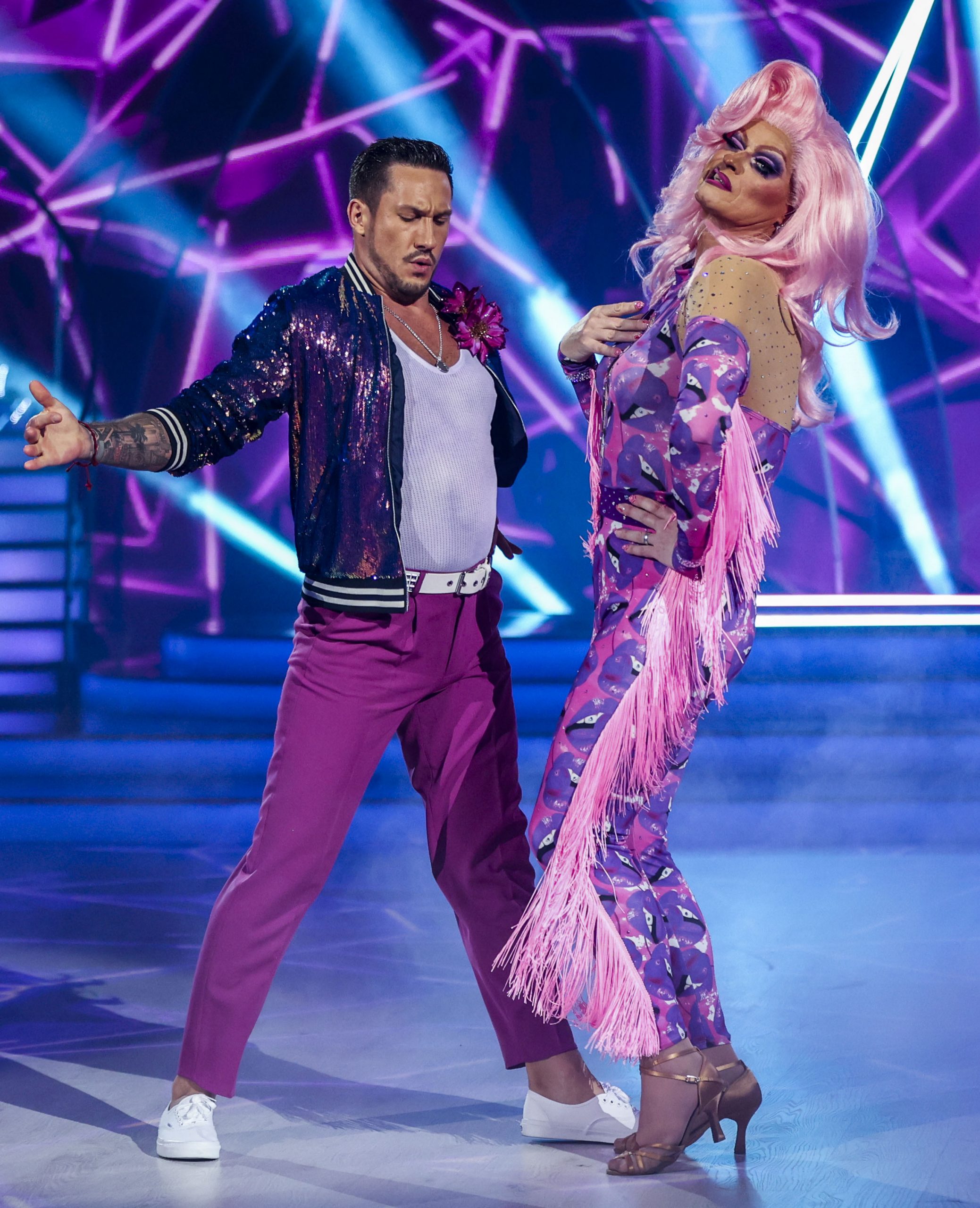 DWTS week 7 How all the celebs scored and who went home VIP Magazine