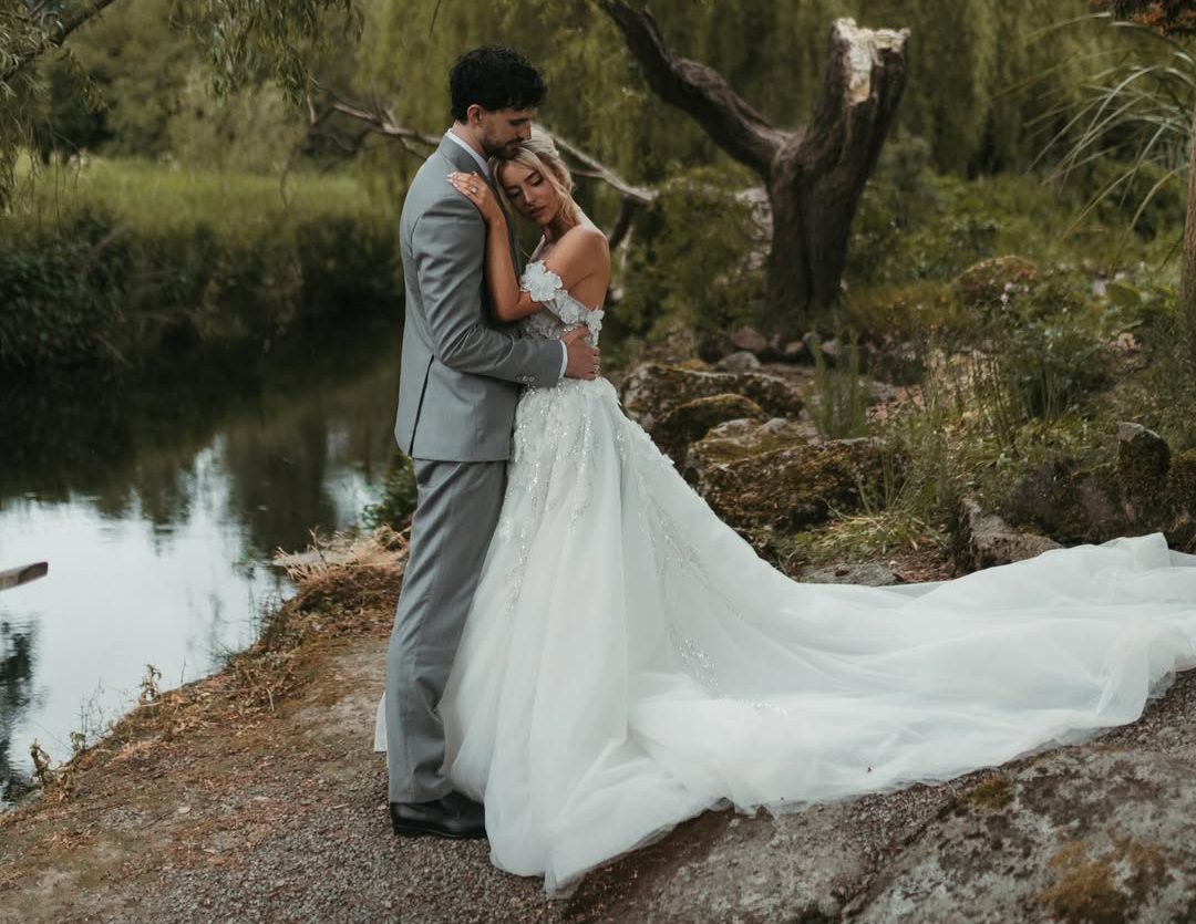 Laura Nolan and Matthew MacNabb wed in stunning ceremony
